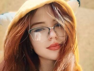 naughty cam girl fingering shaved pussy MardellBilich