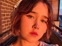 topless camgirl MarilynSwinerton