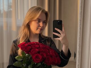 naked camgirl picture MelissaMyla