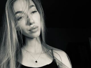 flirt chat room NikkiTenerovich