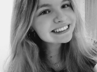 camwhore masturbating with vibrator OneidaWinnike