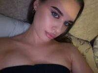 nude gamgirl RhiannonJumper
