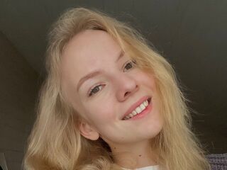 cam strip tease RonaFichtner