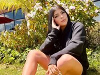 camgirl masturbating with sex toy SaraSousas