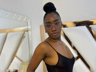 live free chat SelenaHadid