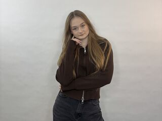 naughty camgirl masturbating SigneKeatley