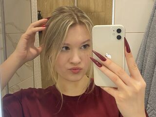 beautiful camgirl SkyeDavi