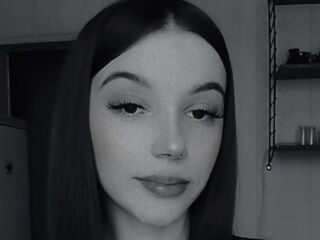 cam girl playing with vibrator SoilaHoyles