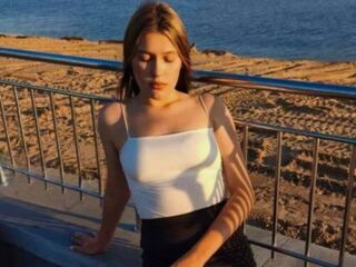 nude webcam girl photo SuziBarringer