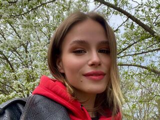 beautiful webcamgirl VeronaBrucker