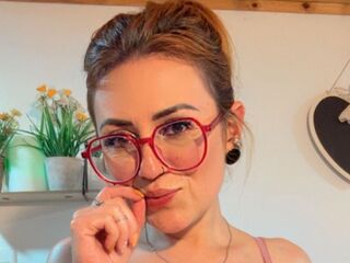 fingering camwhore VictoriaFalon
